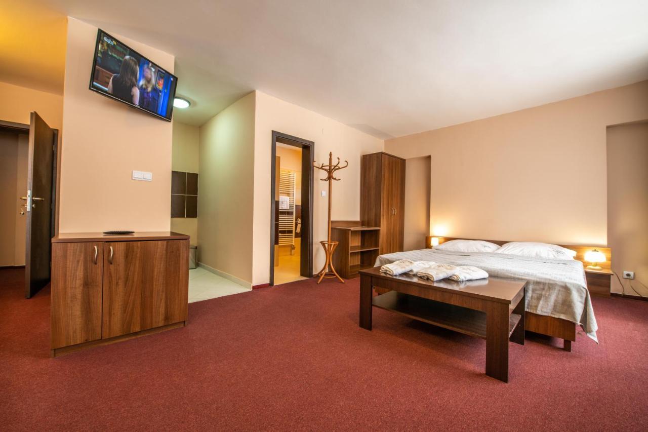 Grand Hotel Rooms Spišské Tomášovce Dış mekan fotoğraf