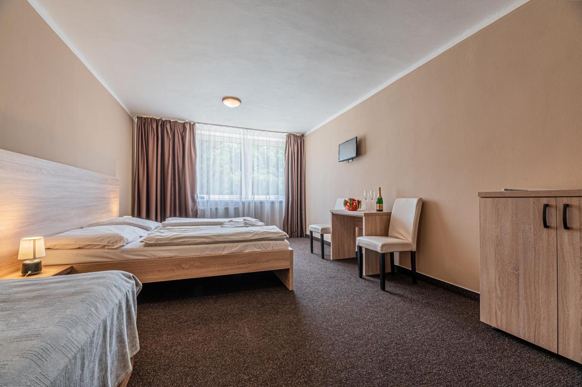 Grand Hotel Rooms Spišské Tomášovce Dış mekan fotoğraf